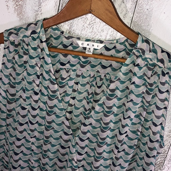 Cabi Small Green Bird Sheer Sleeveless Blouse - Picture 3 of 5